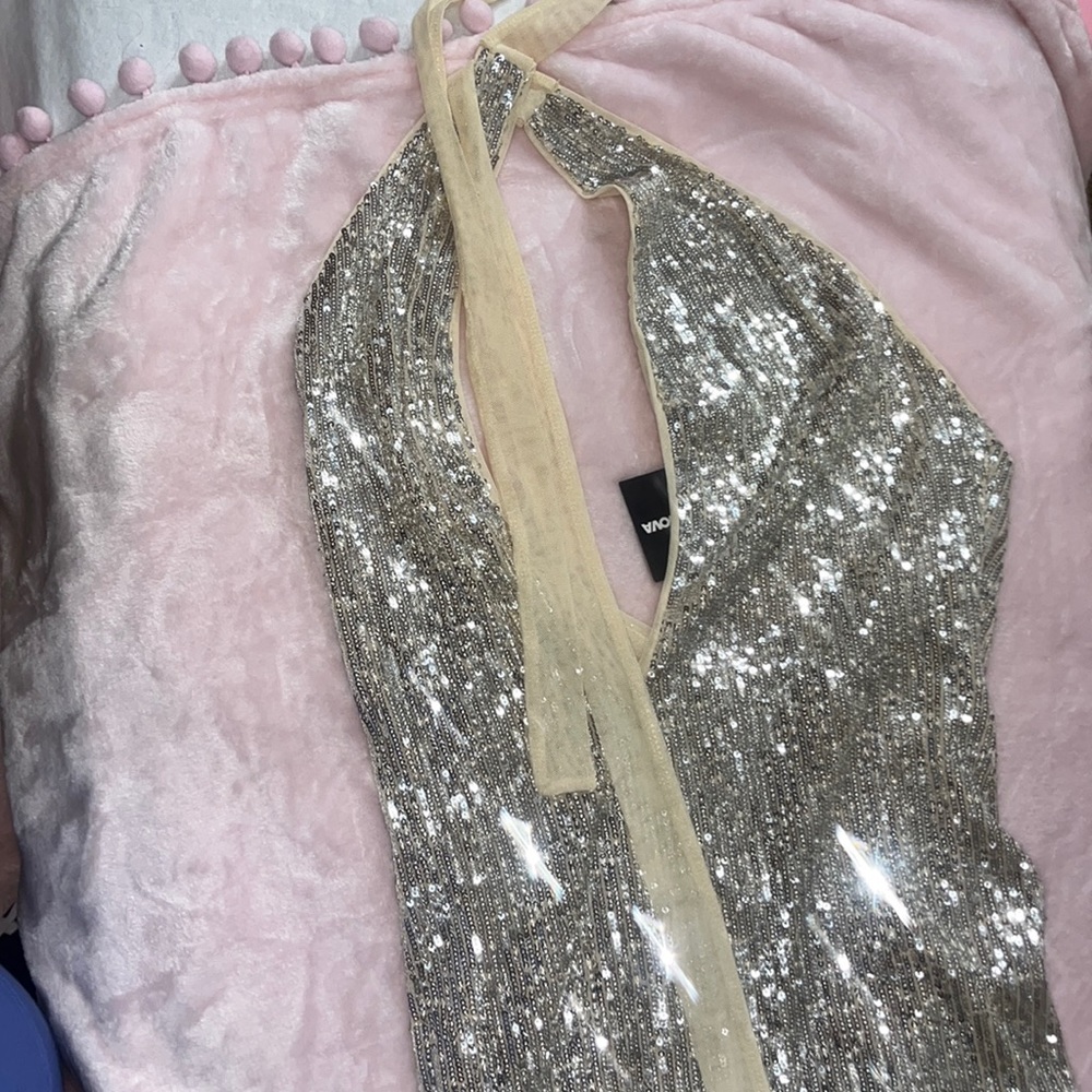 Beautiful sequin champagne dress medium-sized from fashion nova